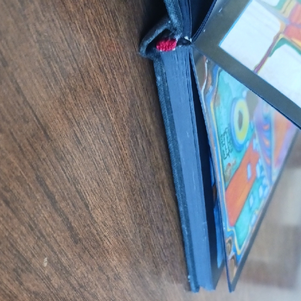 Hundertwasser Art Book - Picture 5 of 11